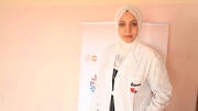 متصلتان مدى الحياة: طالبة قبالة يدعمها صندوق الأمم المتحدة للسكان تساعد في ولادة أختها الرضيعة في غزة